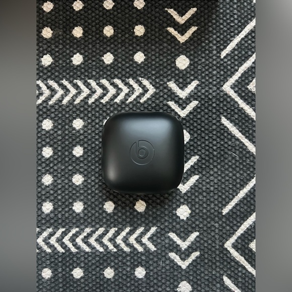 Beats - Powerbeats Pro Wireless Earbuds (Black) - Picture 8 of 16